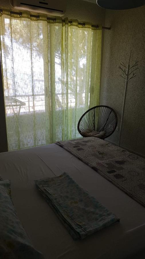 Mali I Robit Beachfront Apartment 골렘 외부 사진