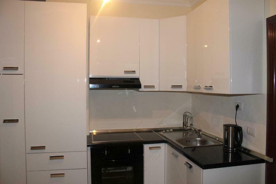 Mali I Robit Beachfront Apartment 골렘 외부 사진