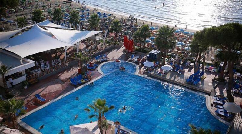 Mali I Robit Beachfront Apartment 골렘 외부 사진