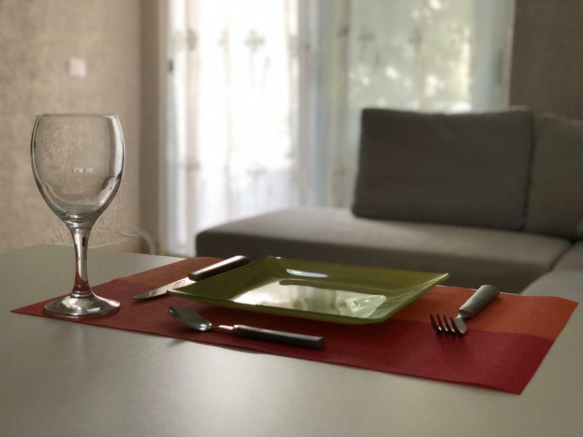 Mali I Robit Beachfront Apartment 골렘 외부 사진